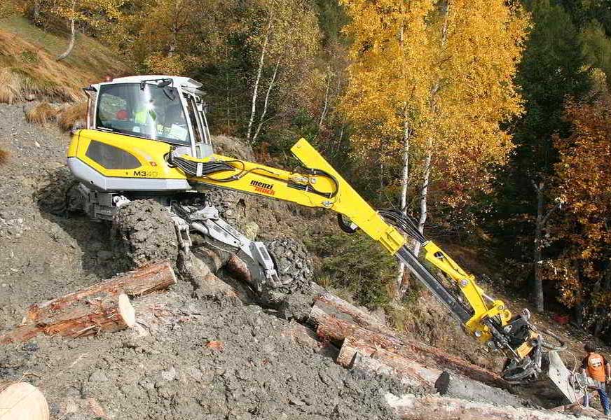 Menzi Muck M445X 全地形挖掘機(jī)